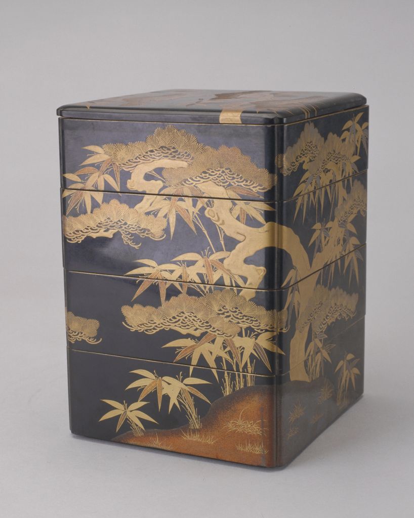 图片[1]-Black lacquer square box with gold flower pattern-China Archive